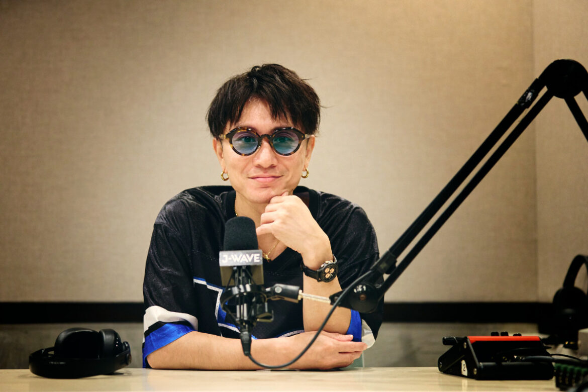 SUPER EIGHT・安田章大が“本音を伝える場所”にラジオを選んだ理由は？ 闘病を経て変化した、言葉との向き合い方 | J-WAVE NEWS