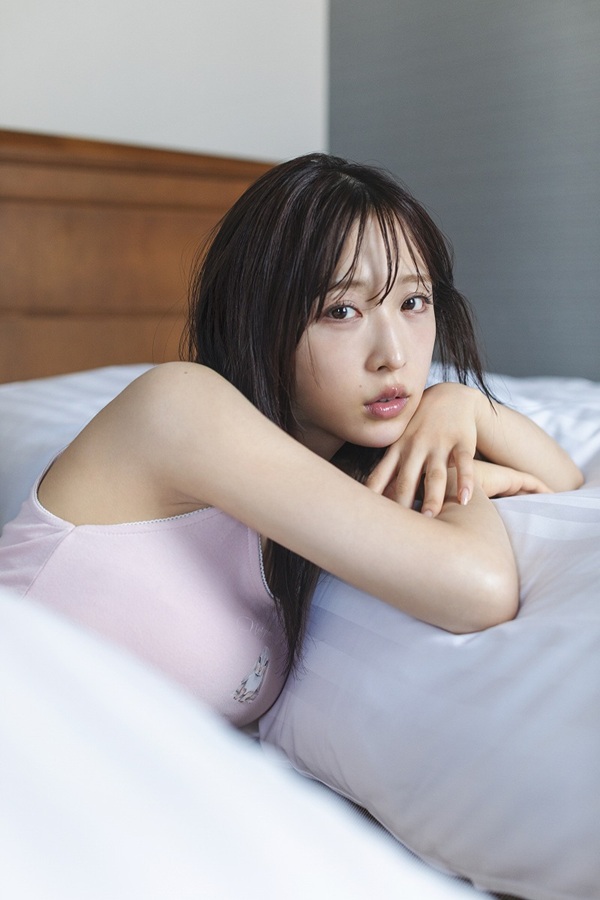 小栗有以1stフォト&スタイルブック