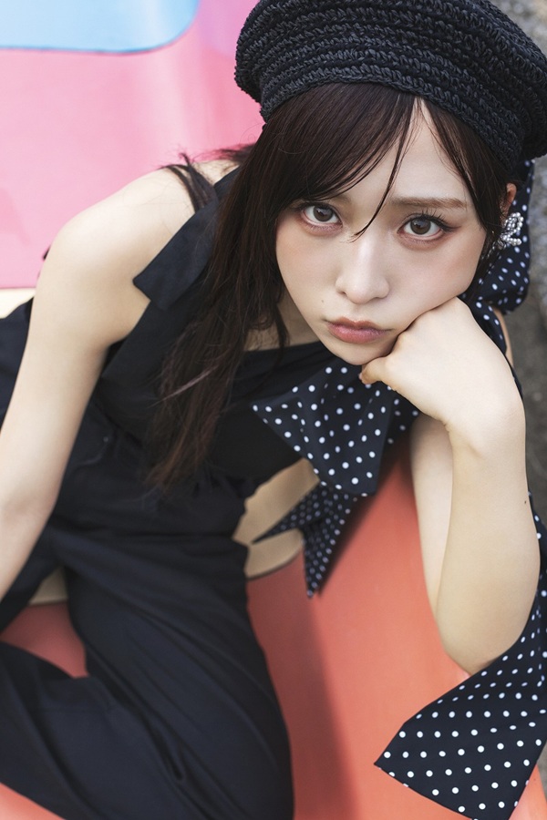 小栗有以1stフォト&スタイルブック