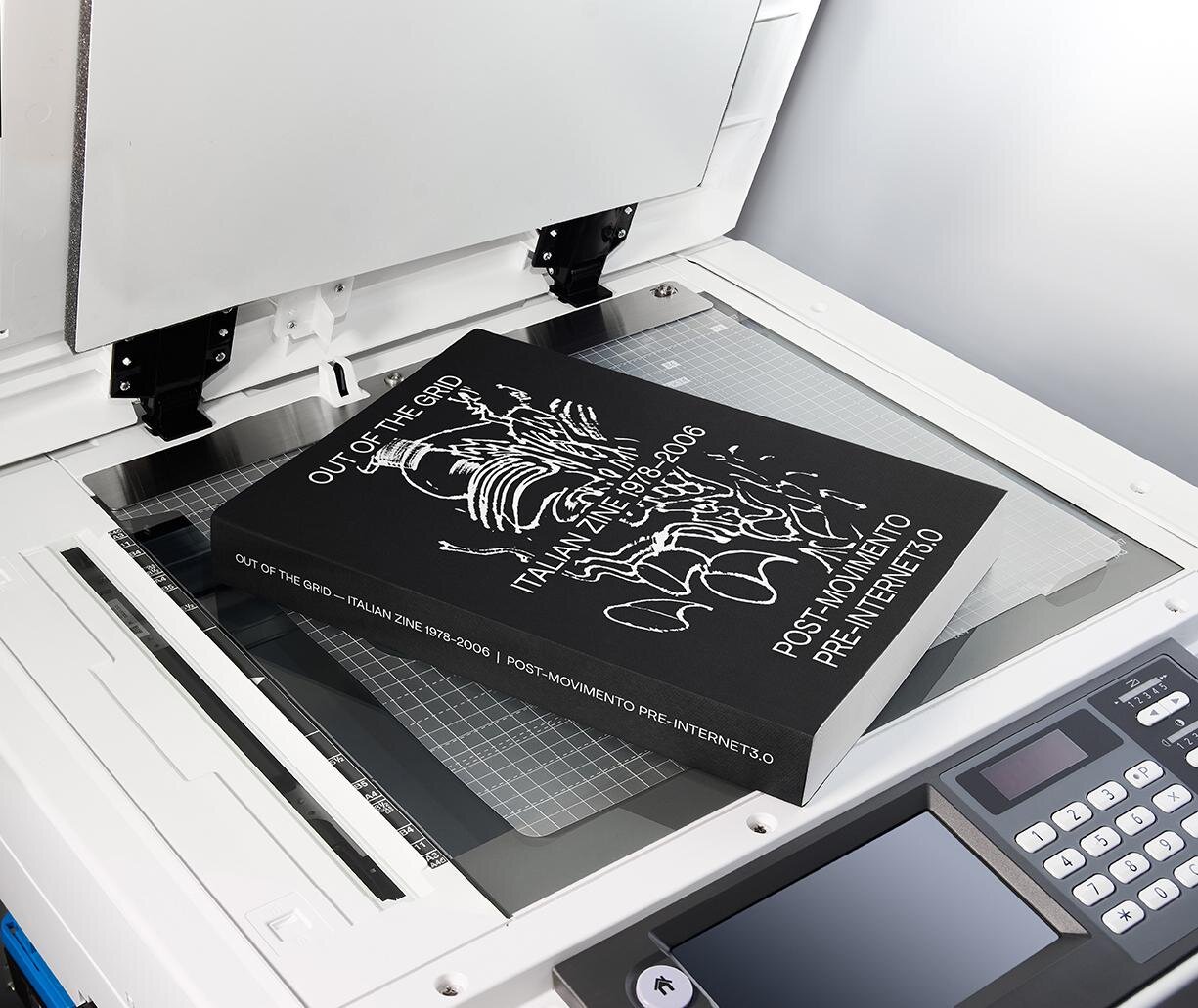 「東京アートブックフェア 2025」東京都現代美術館にアート書籍やジンが集結、イタリア絵本展示も｜写真10