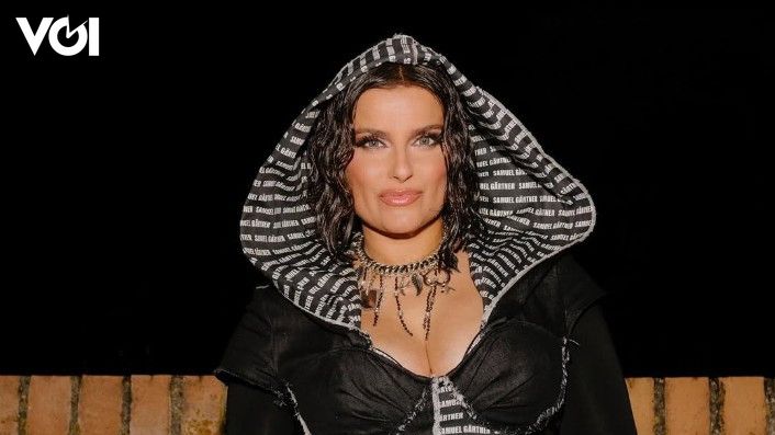 Nelly Furtado Announces Restless Decisions From The Music Stage Nelly Furtado Announces Restless Decisions From The Music Stage