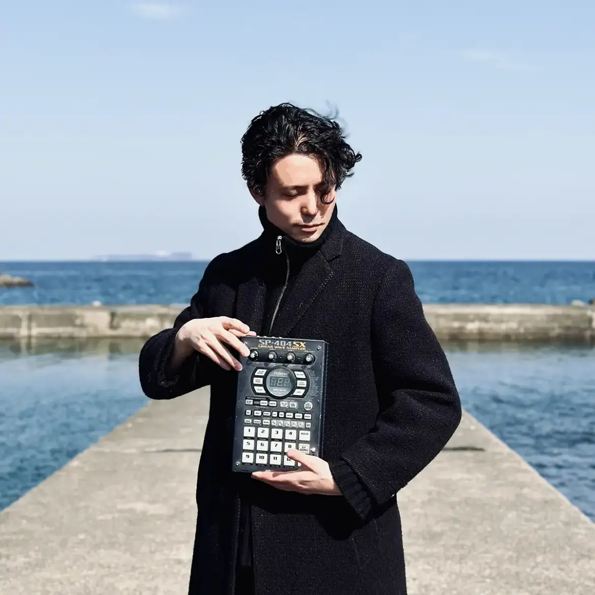【NEWS】TOMC E.P.『Music for IKA』配信開始 音と身体表現の可能性を追求したエクレクティックな電子音楽 – indiegrabindiegrab TOMCアー写