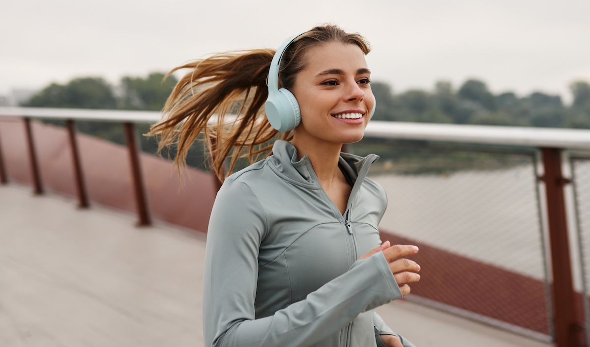 「ランニング中の“耳のお供”に！ランナーにおすすめのPodcast番組3選」の画像