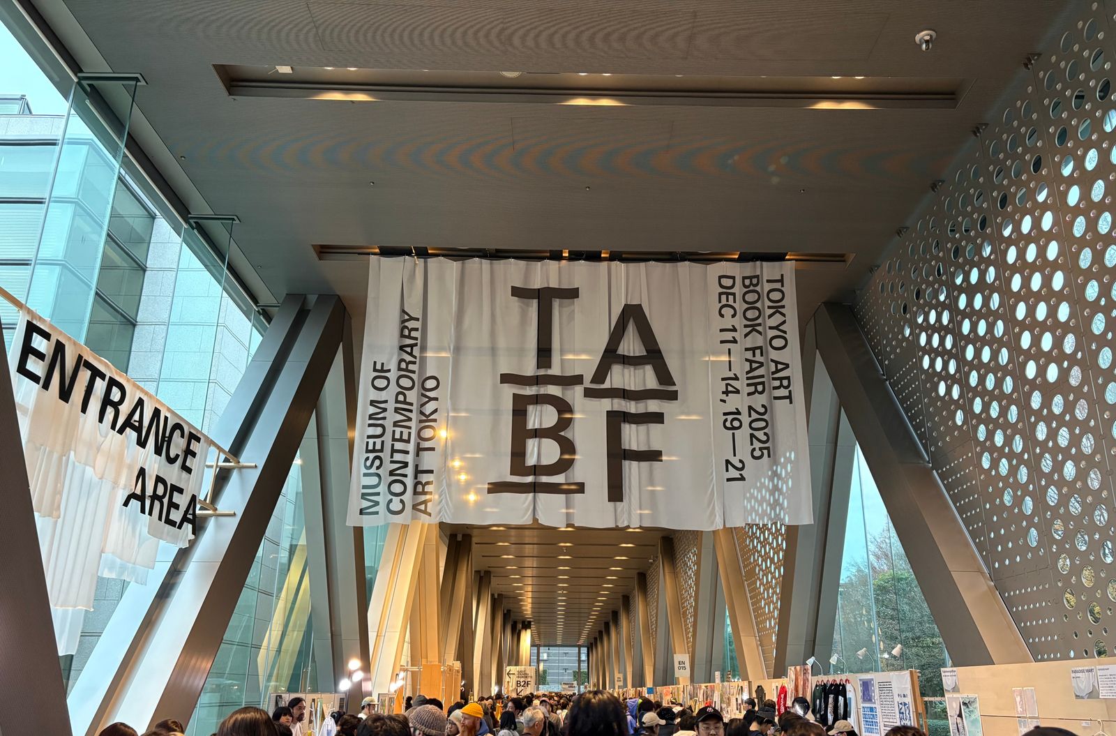 アジア最大のアートブックの祭典は今年も大盛り上がり！「TOKYO ART BOOK FAIR 2025」WEEK1の巡回レポート