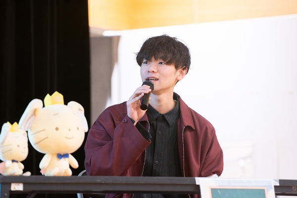 聞き手は中央大学文学部国文学専攻4年生で、文学会イベント代表の蓬田盟さん