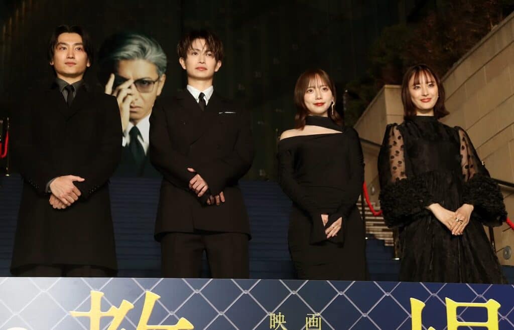 （左から）金子大地、綱啓永、齊藤京子、大友花恋