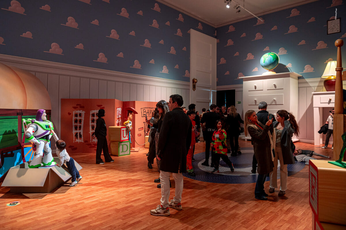 「ピクサーの世界展」あなたが夢見た物語の世界へ　イメージ