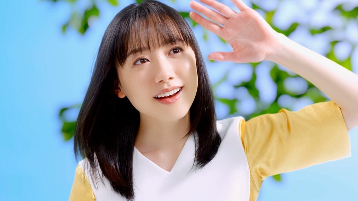 【芦田愛菜】“春の訪れ”…都会の喧騒で気づいた“意外な音”とは/リンデロンVs CM+インタビュー+メイキング 【芦田愛菜】“春の訪れ”…都会の喧騒で気づいた“意外な音”とは/リンデロンVs CM+インタビュー+メイキング