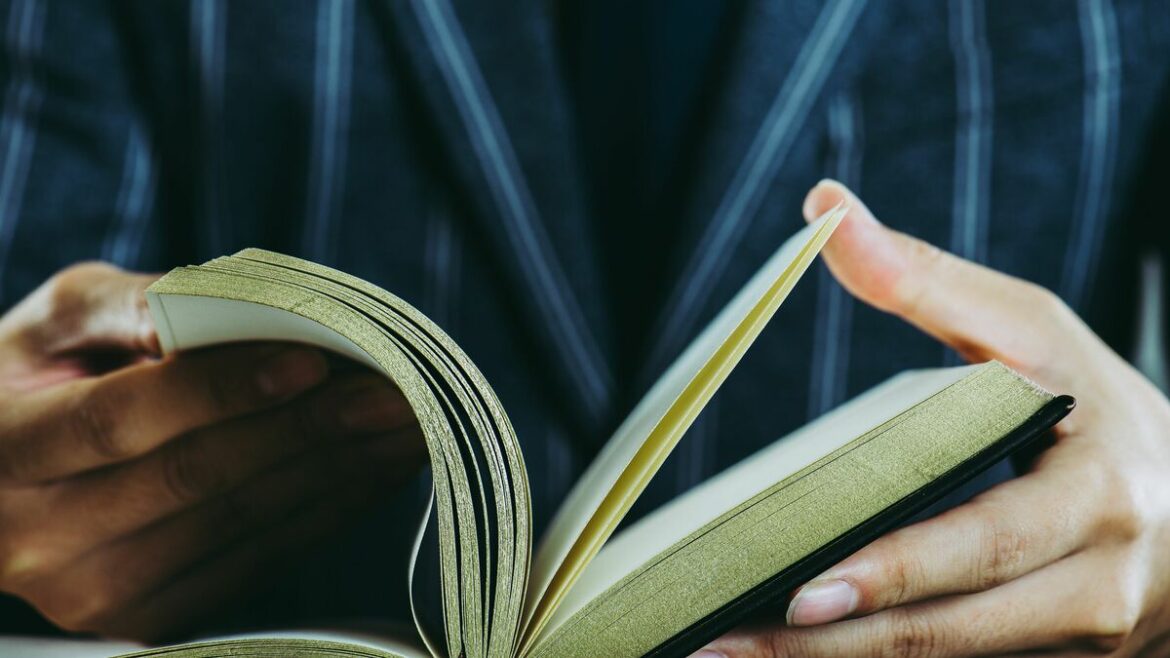 「だと思う」「かもしれない」は読書をやめるサイン…仕事の速い人が「本の損切り」を判断する6つのポイント | PRESIDENT Online(プレジデントオンライン) 「だと思う」「かもしれない」は読書をやめるサイン…仕事の速い人が「本の損切り」を判断する6つのポイント | PRESIDENT Online(プレジデントオンライン)