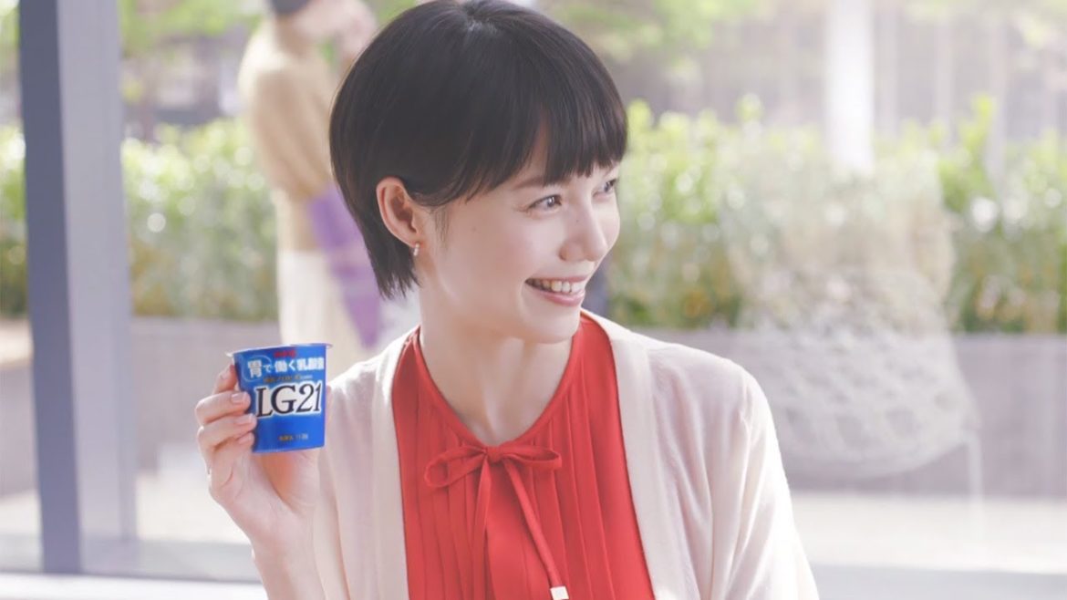 宮崎あおい、CMで歌声披露　トータス松本と“掛け合いソング” 　メーキング映像も公開