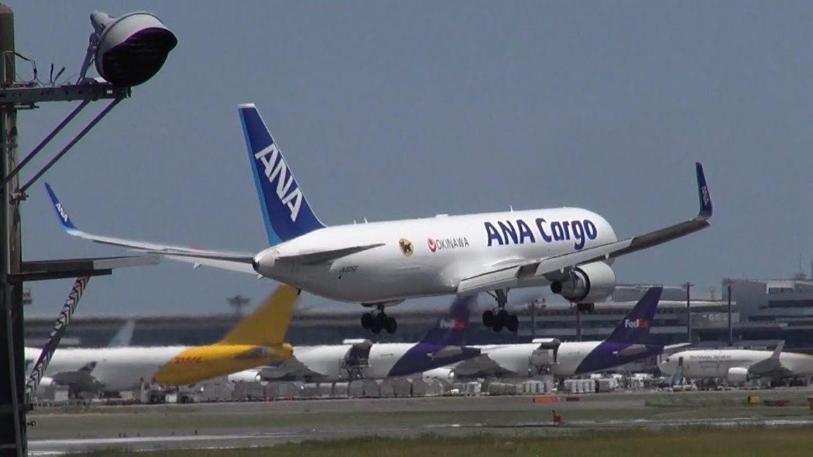 ANA Cargo「クロネコマーク」ラッピング Boeing767 300F Narita Airport Landing