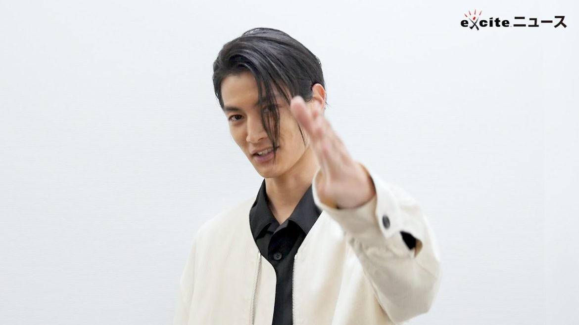 『仮面ライダージオウ』ウォズ役で俳優デビューした渡邊圭祐を大特集！ 取材メイキング映像