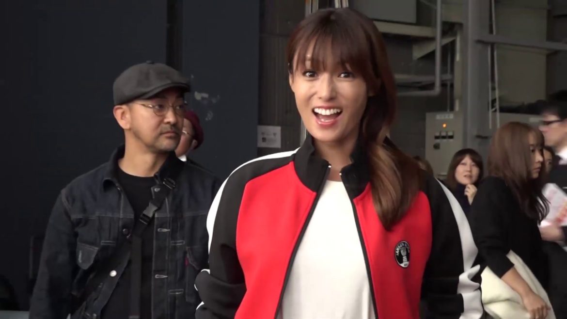 “天真爛漫”綾瀬はるかに妻夫木聡、深田恭子ら共演者が爆笑