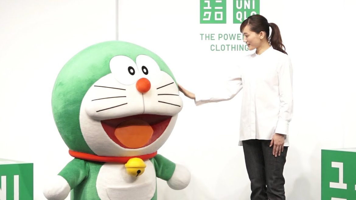綾瀬はるか、ドラえもんとの微笑ましいやりとりに会場ほっこり ユニクロ グローバルサステナビリティアンバサダー発表会 綾瀬はるか、ドラえもんとの微笑ましいやりとりに会場ほっこり ユニクロ グローバルサステナビリティアンバサダー発表会