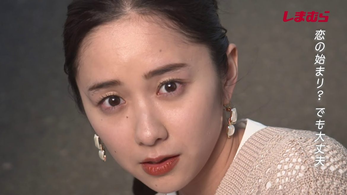 堀田真由が着る恋の正解コーデ第1話「恋の始まり編」
