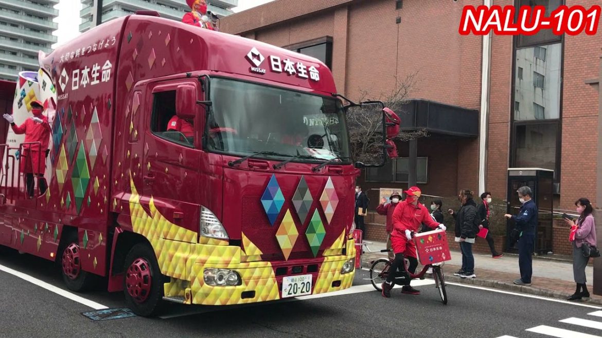 東京オリンピック聖火リレースポンサー企業車列がランナーを盛り上げる！　福島県いわき市内　しずちゃん　なでしこジャパン他　Tokyo Olympic Torch Relay