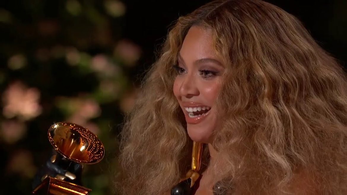 Beyoncé Wins Best R&B Performance | 2021 GRAMMY Awards Show Acceptance Speech Beyoncé Wins Best R&B Performance | 2021 GRAMMY Awards Show Acceptance Speech