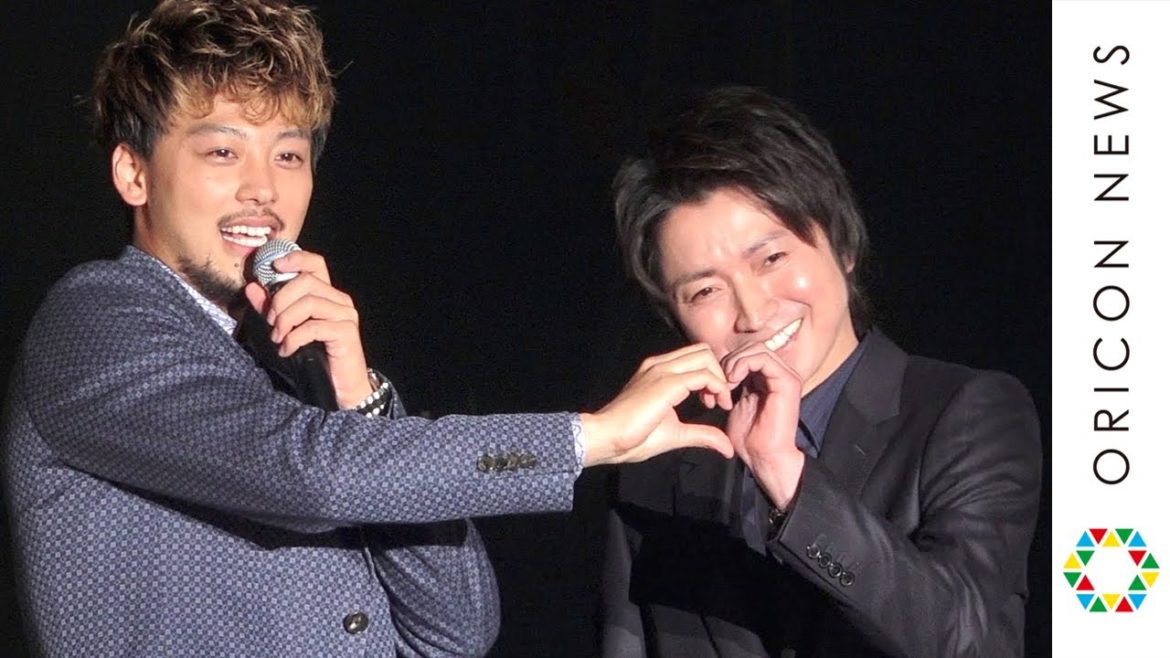 竹内涼真＆藤原竜也、照れ笑顔で仲良くハートポーズ！『太陽は動かない』コンビがTGC降臨！ 『マイナビ TGC 2021 S/S』