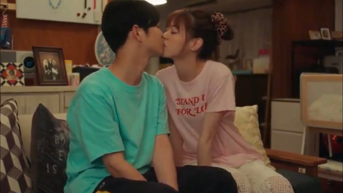 西野七瀬　千葉雄大　イチャイチャキスシーン
