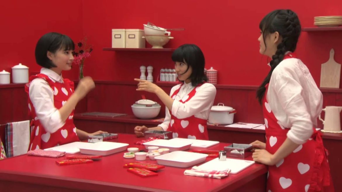 広瀬すず、土屋太鳳、松井愛莉がチョコ作りに挑戦！　「ガーナミルクチョコレート」CMメーキング映像