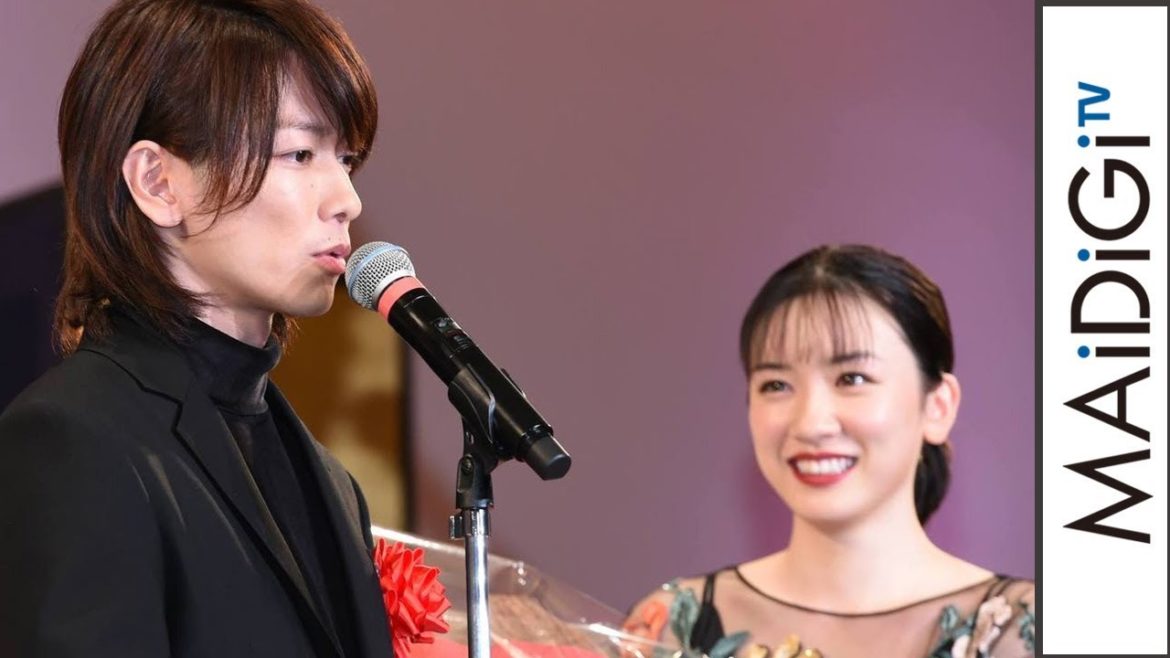 永野芽郁、佐藤健がサプライズ登場　「半分、青い。」のカップル“再会”　ボクテ、マアくんも