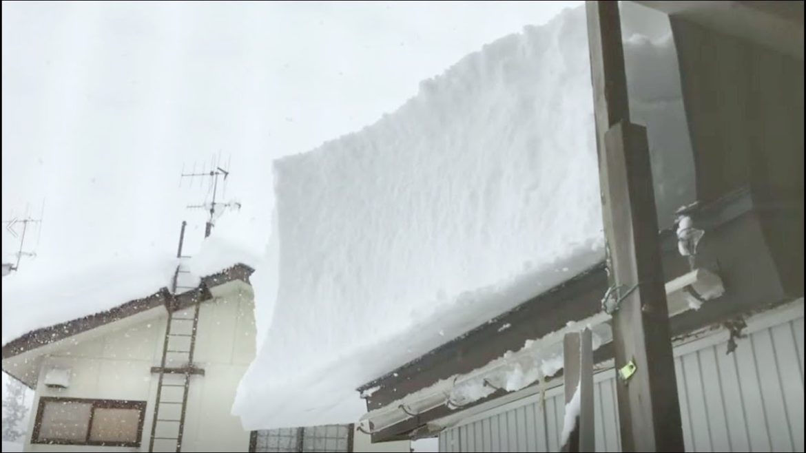 Life with Snow Winter Storm In Japan - Crazy Weather, Blizzard 2021