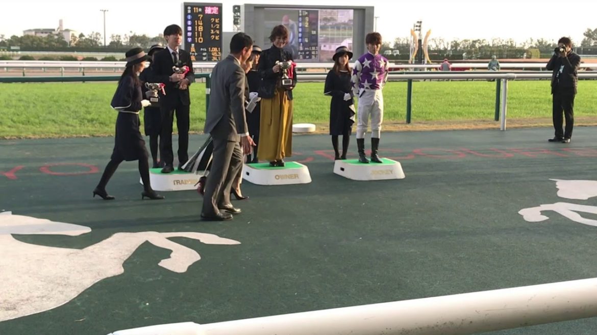 北乃きい、競馬ファンからのヤジにリアクション 中京競馬 特別競走表彰式 現地撮影