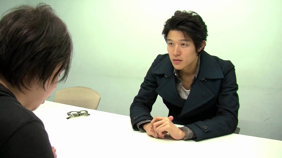 鈴木亮平が告知をかけて脳トレにチャレンジ！