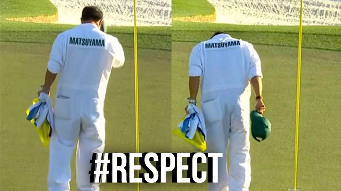 Shota Hayafuji, Hideki Matsuyama’s caddie, removed his hat and took a bow #respect