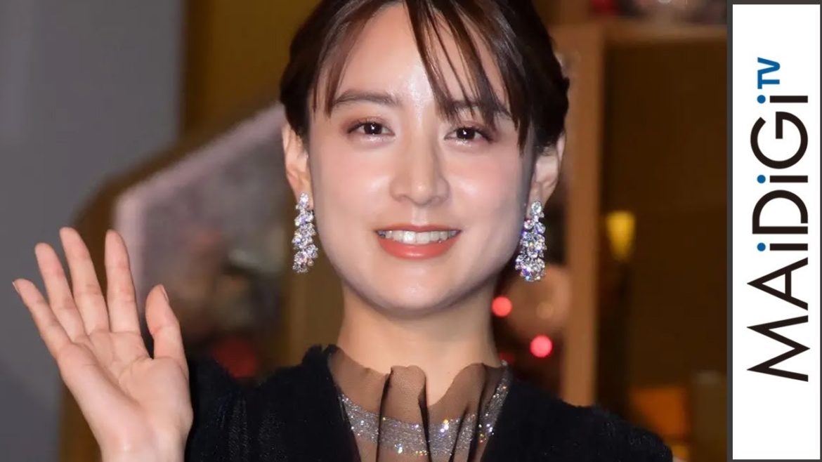 山本美月、ノースリ黒ドレス姿で初のイルミ点灯式 “水の魔法”に感激 表参道ヒルズクリスマスイルミネーション点灯式 山本美月、ノースリ黒ドレス姿で初のイルミ点灯式 “水の魔法”に感激 表参道ヒルズクリスマスイルミネーション点灯式