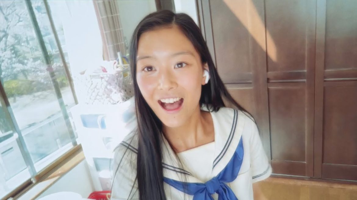 “ポカリ新美少女”汐谷友希、中高生らと自撮りで合唱！　「ポカリスエット」新CM「ポカリNEO合唱」編が公開