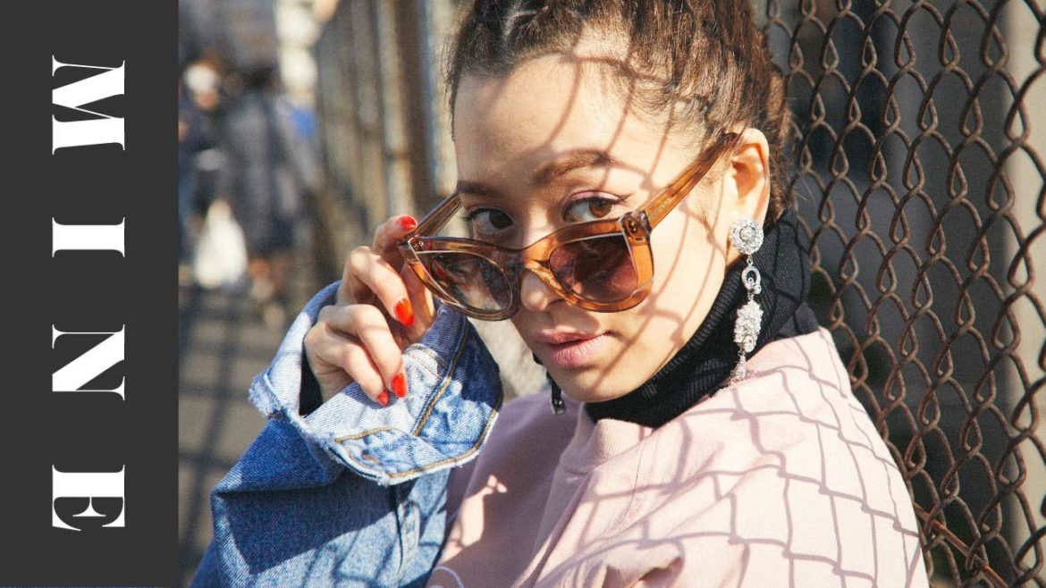 【野崎萌香のデニムコーデ】定番デニムをMODEにアップデート