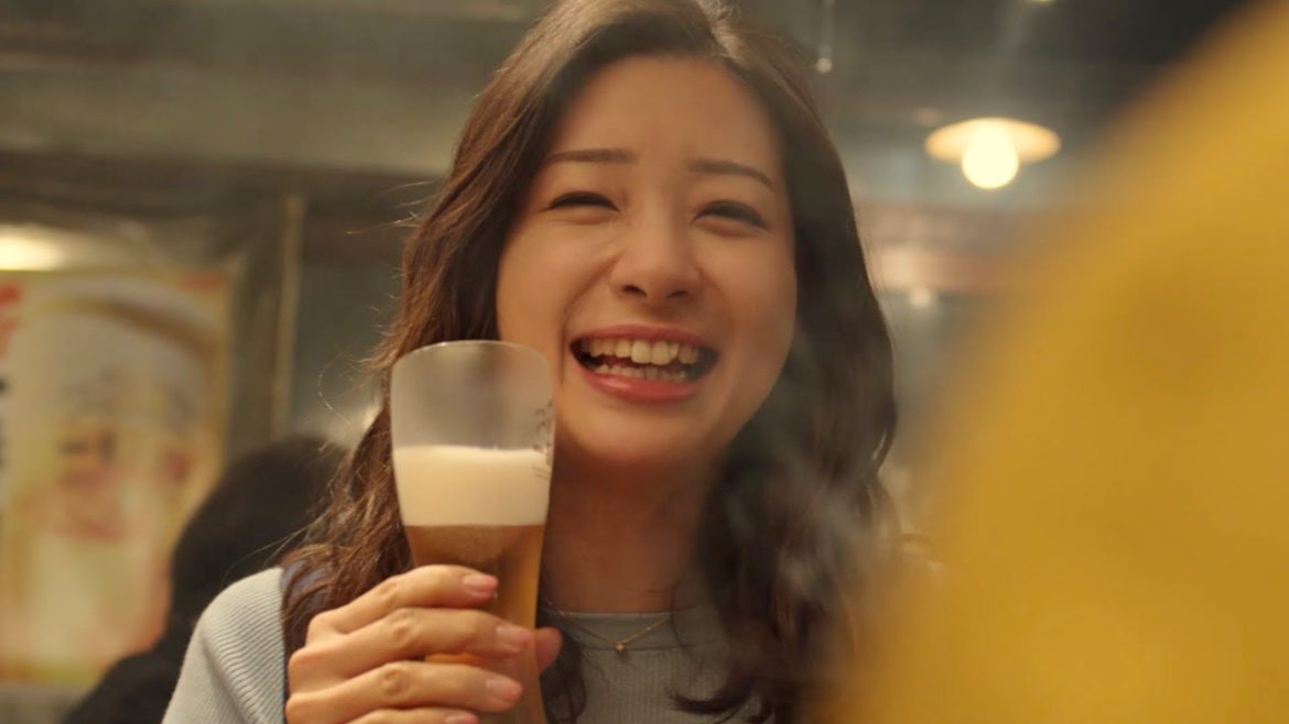 足立梨花「なんじゃこりゃ、ビールがおいしいぞ〜！」／キリンTVCM「一番搾り ホルモン」篇