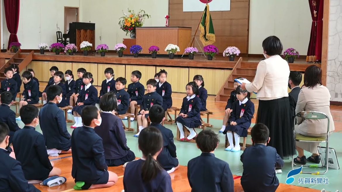 新１年生わくわく　佐賀県内の公立小中学校で入学式（2021年4月9日）