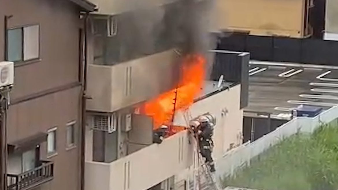 大阪府大東市の女性殺害事件　直下の部屋で火災＝近隣住民提供