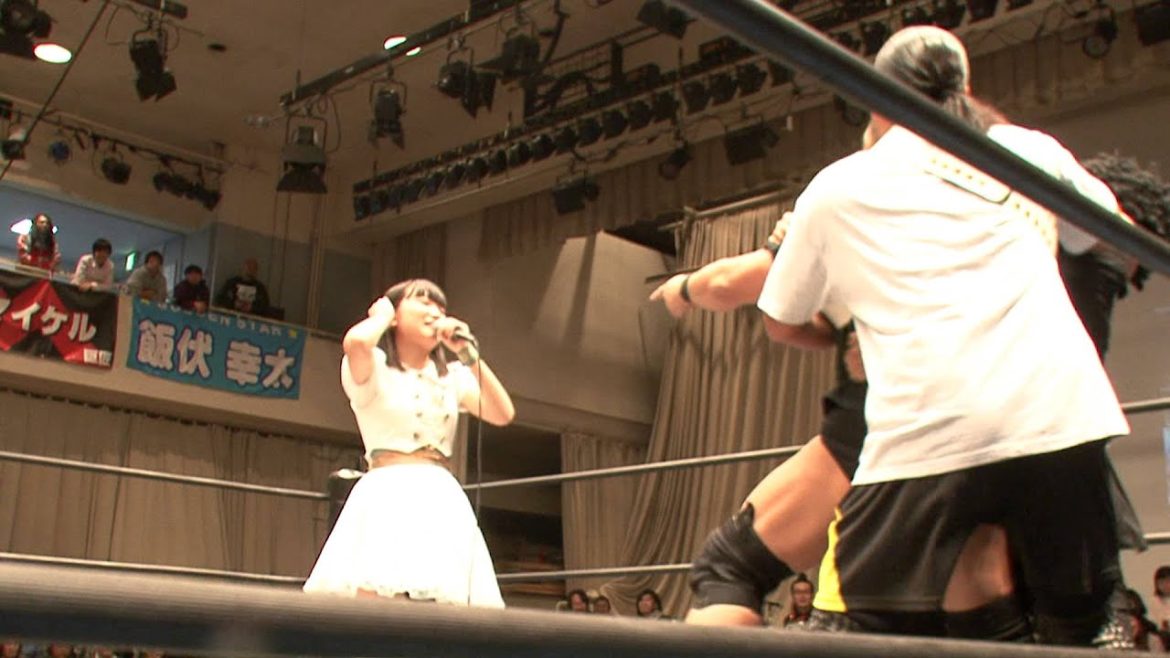 2013年 11月17日 DDT後楽園ホール LinQ伊藤麻希登場