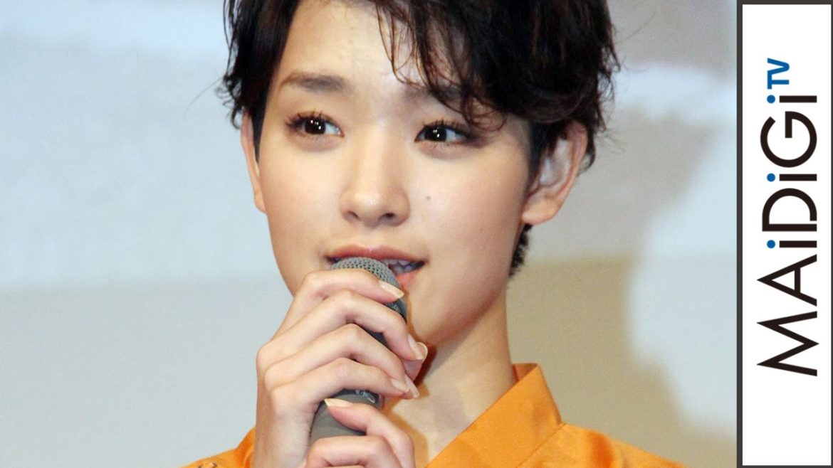 剛力彩芽、初挑戦の母親役に不安も「少しずつ成長していける母親に」 ドラマ「ドクターカー」会見3 剛力彩芽、初挑戦の母親役に不安も「少しずつ成長していける母親に」 ドラマ「ドクターカー」会見3
