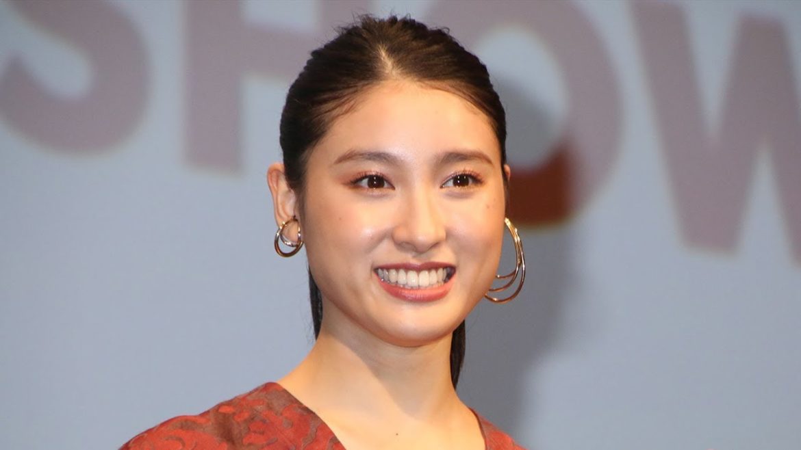 土屋太鳳、EXILE NAOTOは「狩人のような目をしている」 映画「フード・ラック!食運」舞台あいさつ 土屋太鳳、EXILE NAOTOは「狩人のような目をしている」 映画「フード・ラック!食運」舞台あいさつ