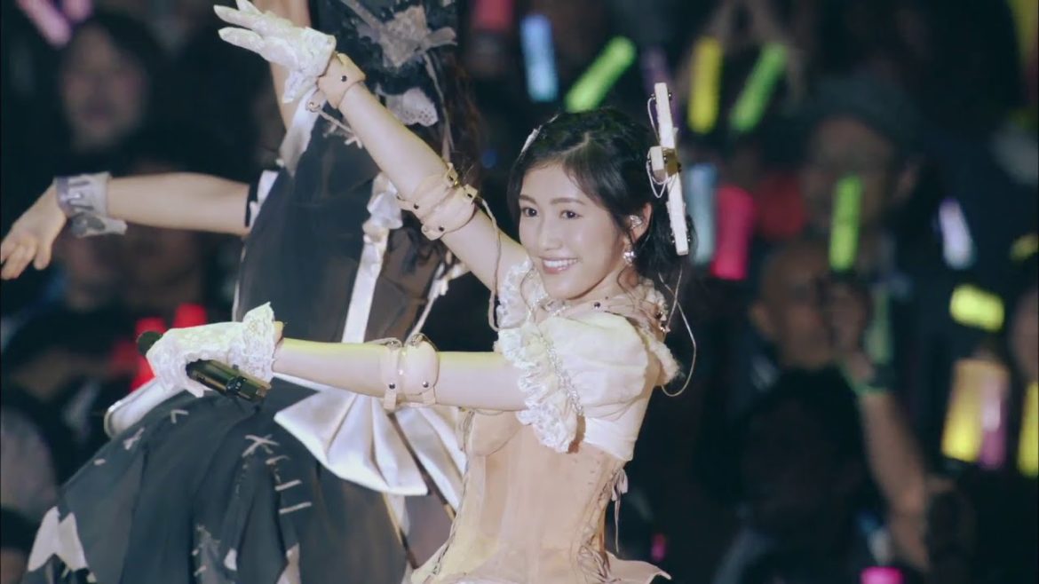 AKB48 – フライングゲット (Flying Get) 渡辺麻友センター / 川栄李奈卒業コンサート 150802 AKB48 - フライングゲット (Flying Get) 渡辺麻友センター / 川栄李奈卒業コンサート 150802