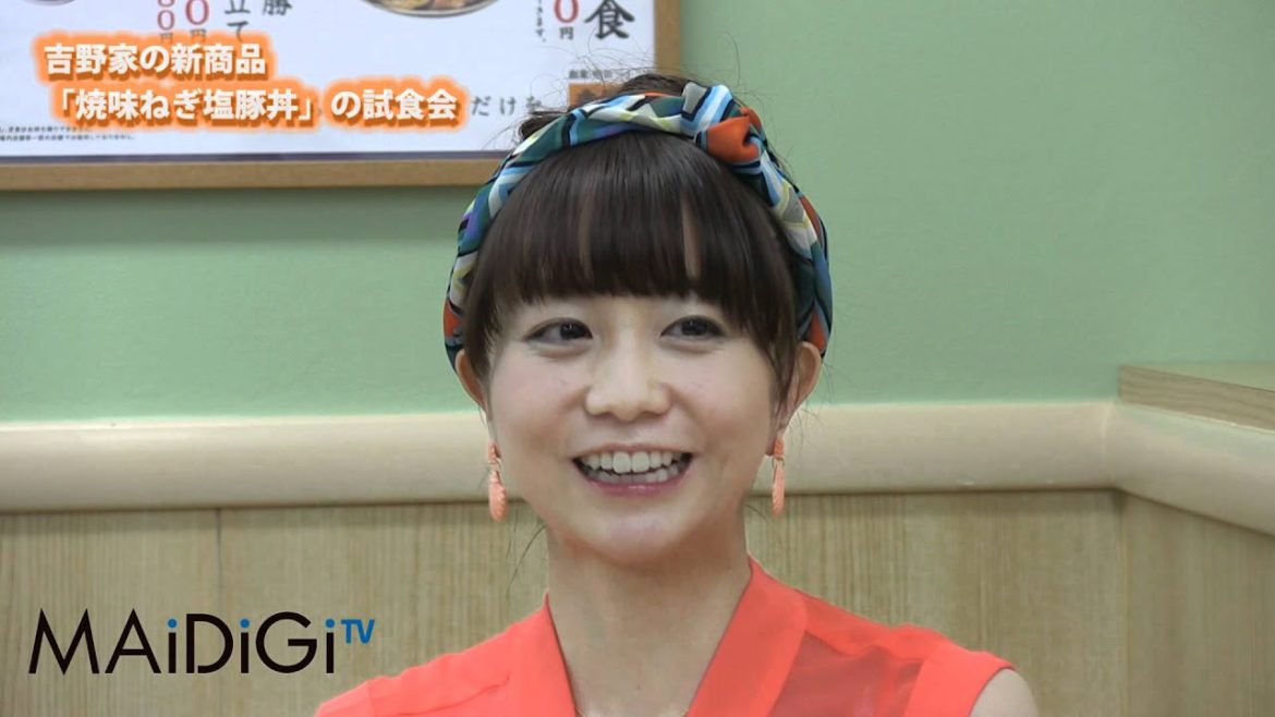 福田萌　吉野家の夏の新商品「焼味ねぎ塩豚丼」試食