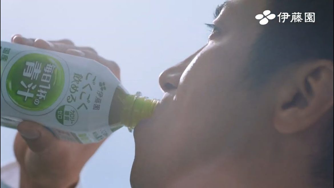 毎日1杯の青汁「ごくごくいける！」篇｜TV-CM｜伊藤園｜高橋光臣