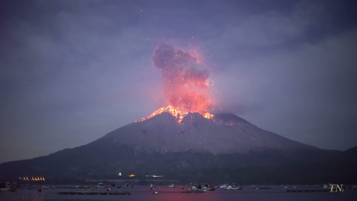 Explosive eruption of Sakurajima on November 12/ 2019/　桜島爆発