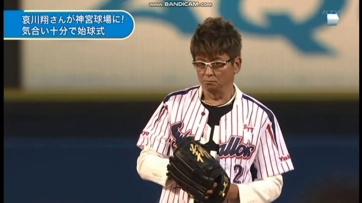 2014プロ野球　哀川翔さん始球式