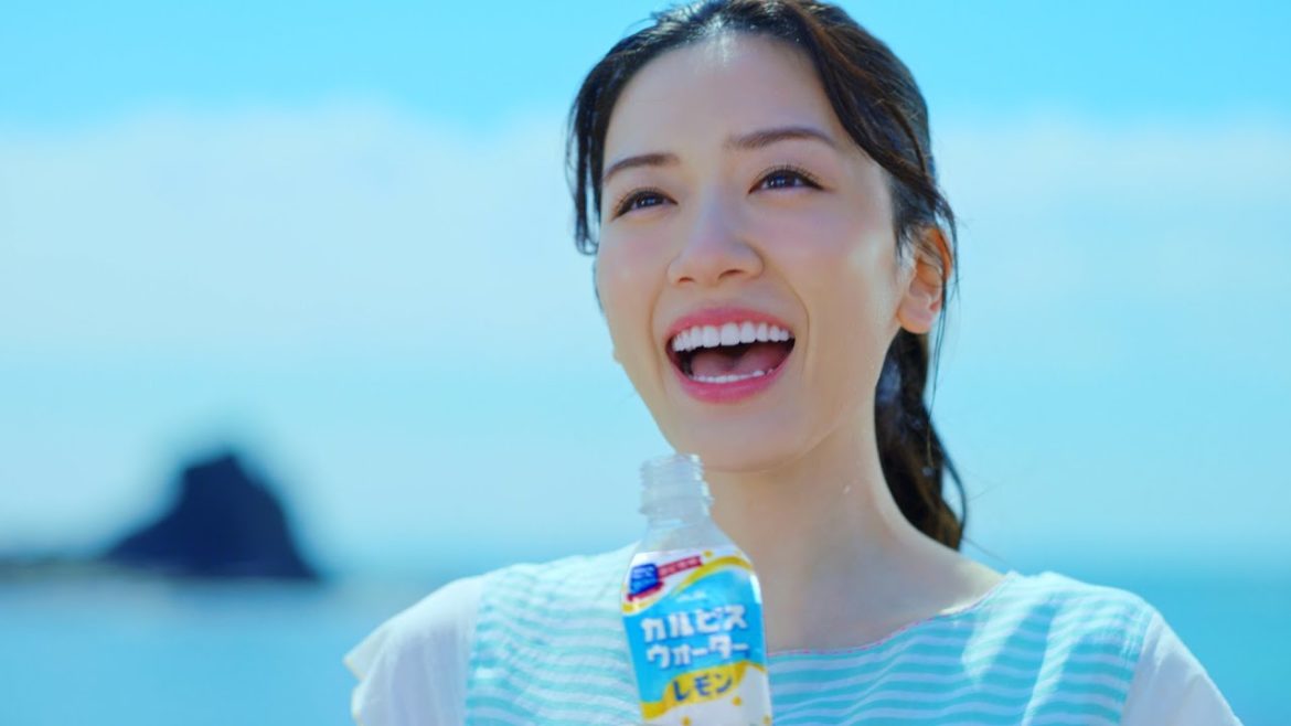 「カルピスウォーター」 CM 「レモン」編 15秒 永野芽郁 小手伸也