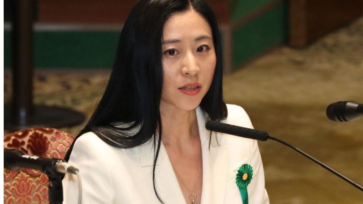 三浦瑠麗氏 ,富山県の新型コロナウイルス感染者の宿泊料用施設で宴会のような食事をする一部の入所者がいることを報