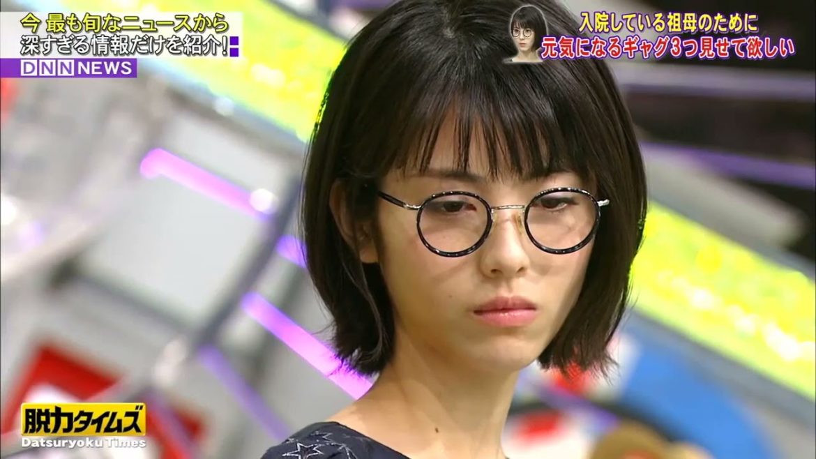 62  「浜辺美波」真顔最高でしたー^ ^✌️