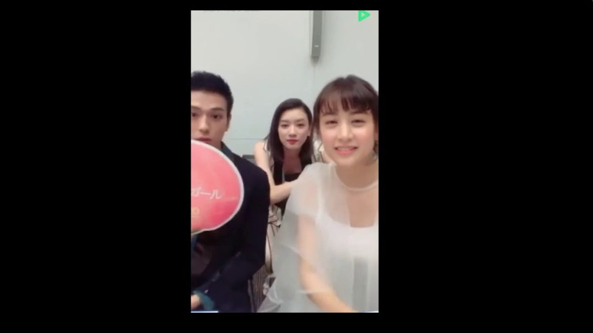 新田真剣佑 LINE LIVE(ラインライブ)　山本美月、永野芽郁と超豪華コラボ！おちゃめな一面見せる超イケメンVideo tentang Mackenyu Nitta