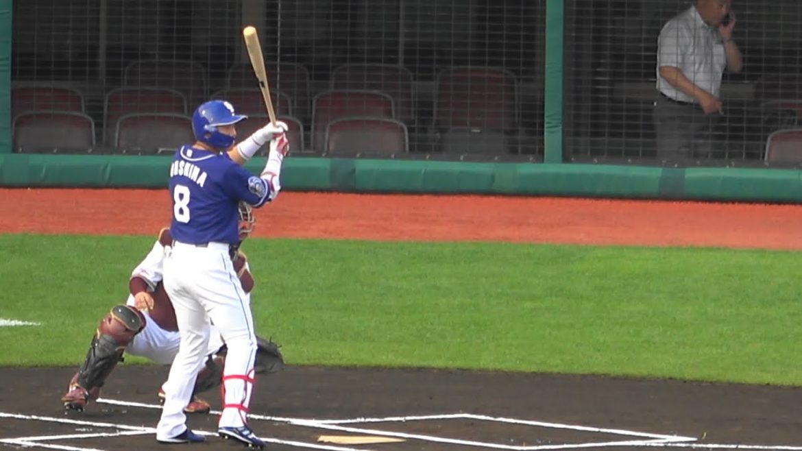 2021.06.08 始球式に臨む大島が何も面白くない。