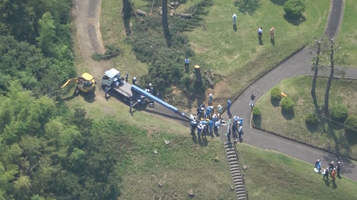 高圧線接触、2人死亡 横浜のゴルフ場