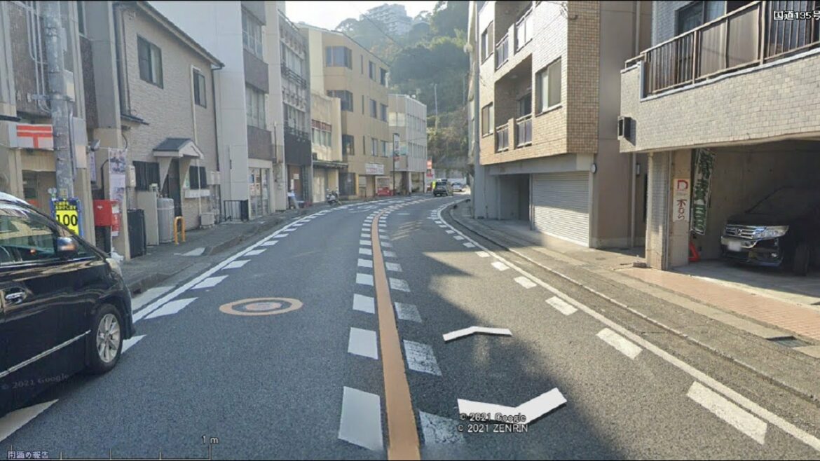 静岡県熱海市伊豆山国道135号線　土石流前の映像と土石流発生時の映像　（音声なし）　2021-7-4-0800